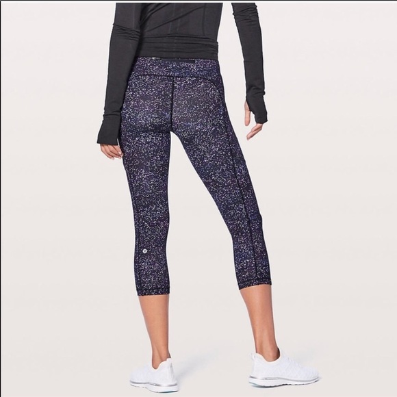 Bundle of two Lululemon speed up crop - Picture 4 of 6